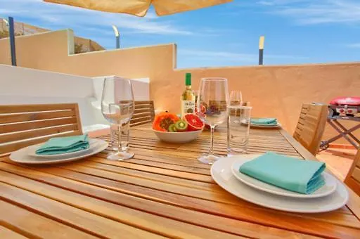 Corcos Con Piscina By Paramount Holidays سانتا كروز دي تينيريف