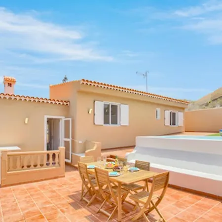 Corcos Con Piscina By Paramount Holidays סנטה קרוז דה טנריף