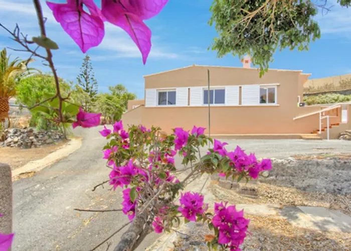 Corcos Con Piscina By Paramount Holidays * Santa Cruz de Tenerife